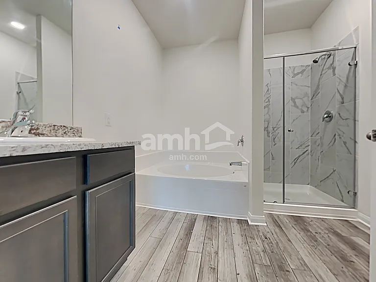 1211 Treeta Trl — Photo 14