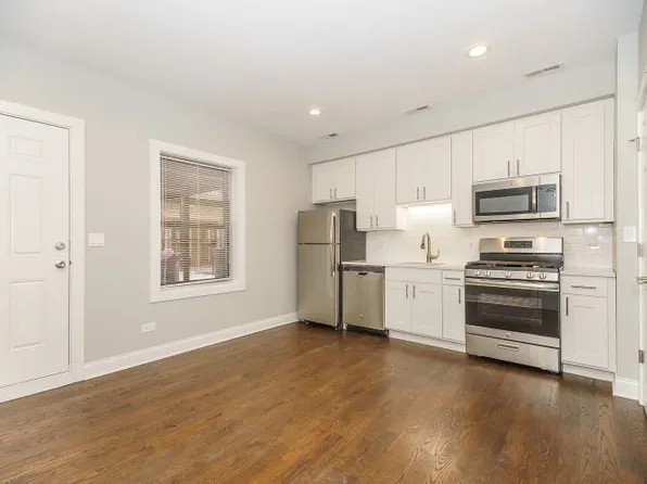 1911 W Irving Park Rd #303, Chicago, IL 60613