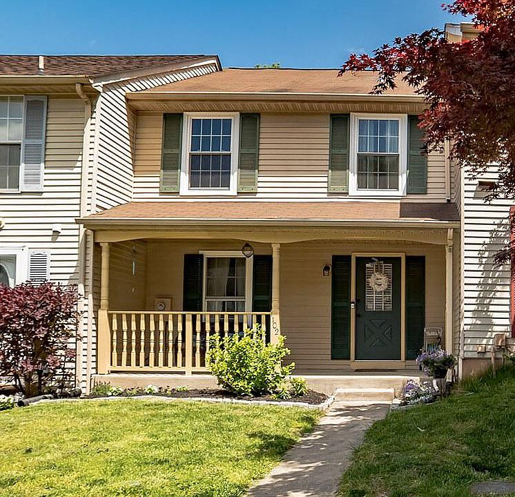 1st image of 1102 Oakwood Ln
