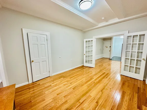 115 West 71st Street image 4 of 10