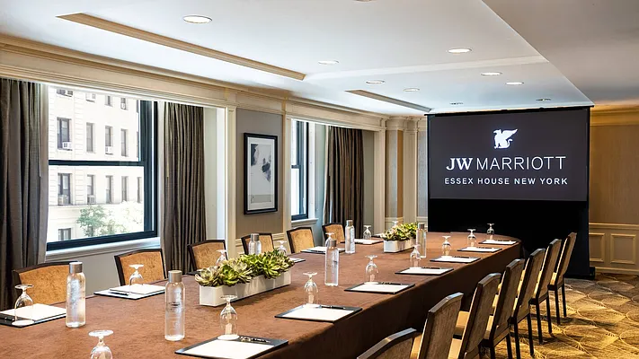 Rented by Compass | media 18