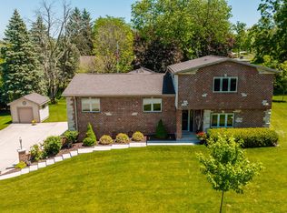 5080 S 102nd St, Greenfield, WI 53228