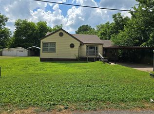 615 11th St, Pawnee, OK 74058