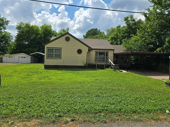 615 11th St, Pawnee, OK 74058