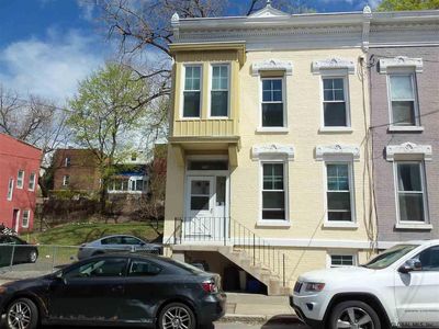 256 9th St, Troy, NY, 12180