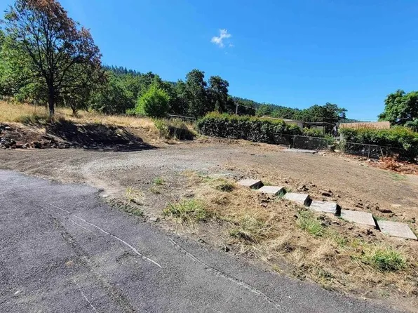 972 Arburnia St, Myrtle Creek, OR 97457