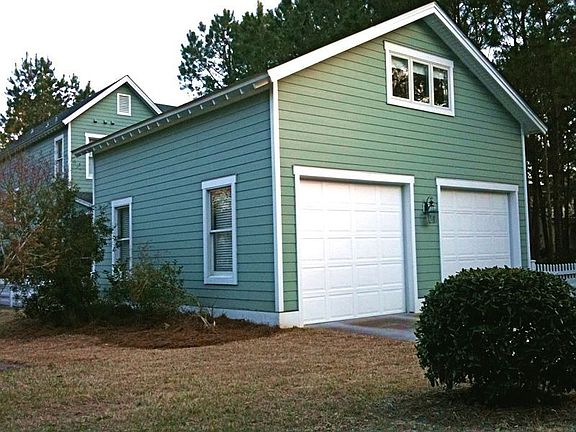 2-Car Detached Garage w/Bonus Room