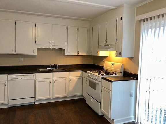 5th image of 209 Challedon Dr