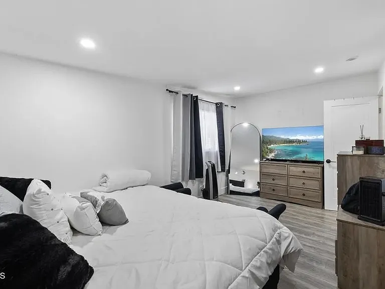 11798 Kagel Canyon St — Photo 19