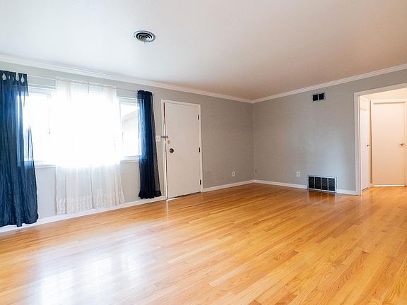 3rd image of 401 - 411 Underhill Drive #2