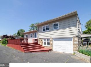 1031 Bingham St, Philadelphia, PA 19115