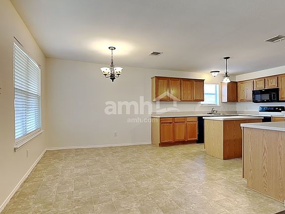 5th image of 812 Kim Ln