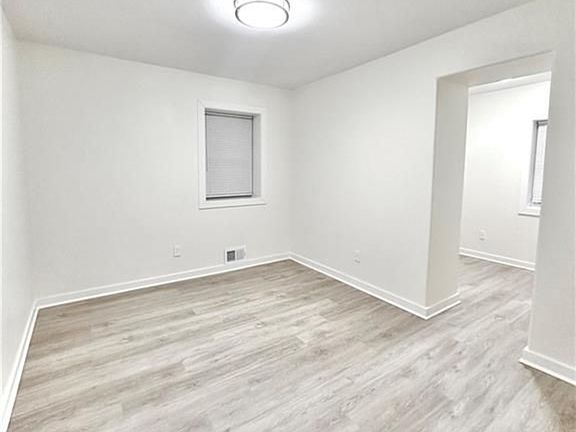 2nd image of 2647 E 6th St #5
