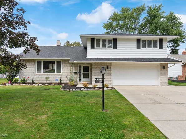 14270 Cherokee Trl, Middleburg Heights, OH 44130