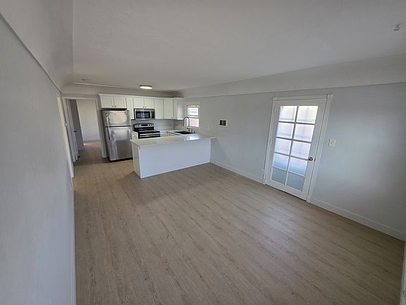 5th image of 389 I St