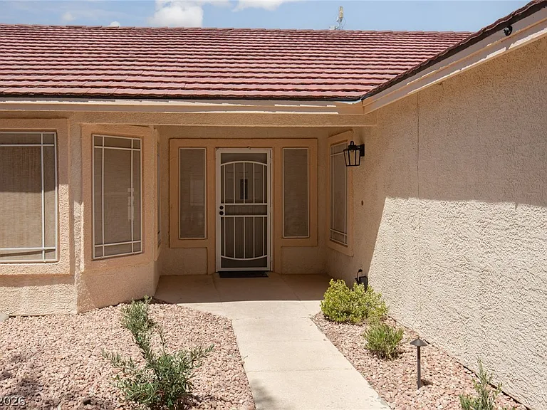 327 Perry Ellis Dr — Photo 6
