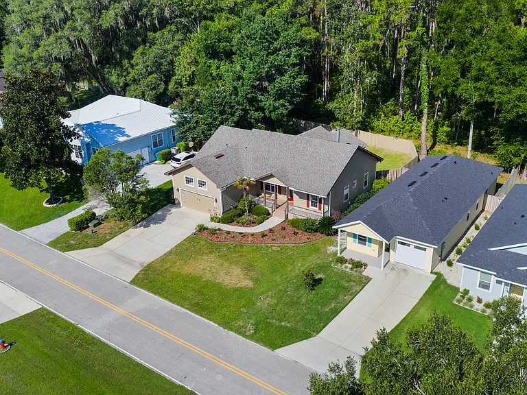 10538 Palmetto Blvd — Photo 40