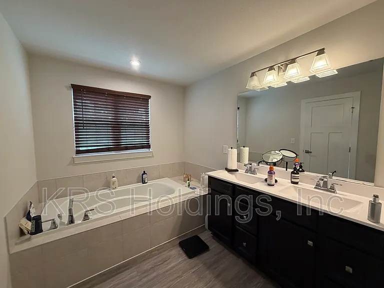 1730 Watershed Ct — Photo 10