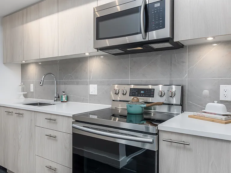 1668 Davie St #1904 — Photo 3