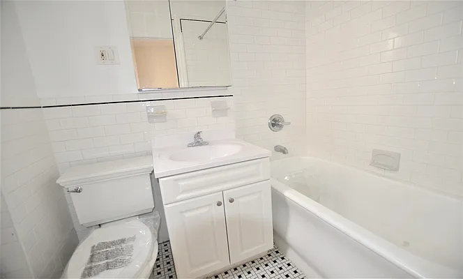 Rented by Manhattan Realty Group | media 5