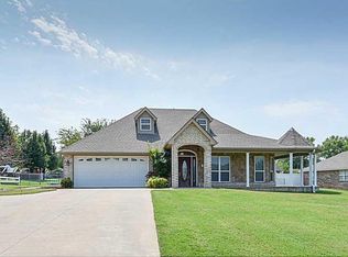 506 Quail Run Dr, Muldrow, OK 74948