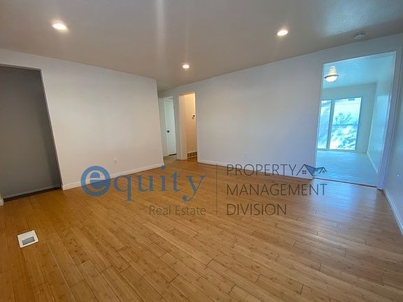 3rd image of 3551 S Colby Ave