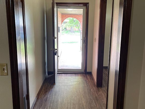 2nd image of 3916 SE 14th St