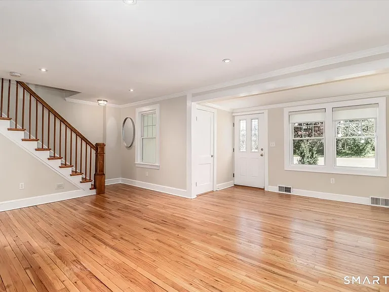 25 Maplewood Ave — Photo 10