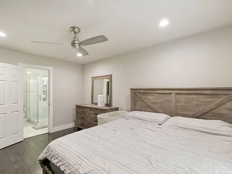 1506 E Waco Ave — Photo 20