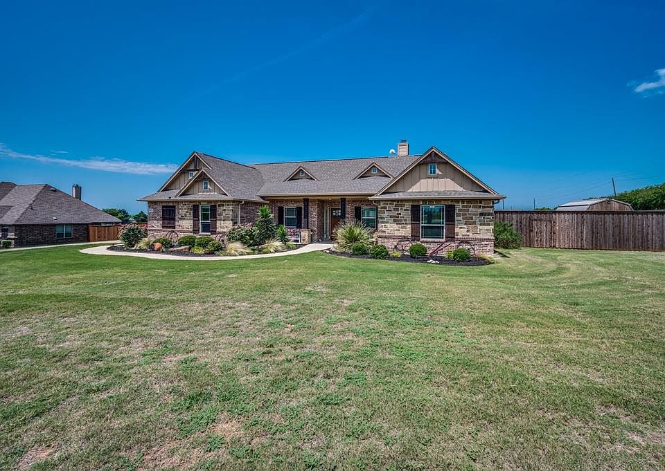 6611 Singleton Rd, Midlothian, TX 76065 | Zillow