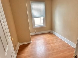 32 Broadway Ave #4, Hamilton, ON L8S2V7