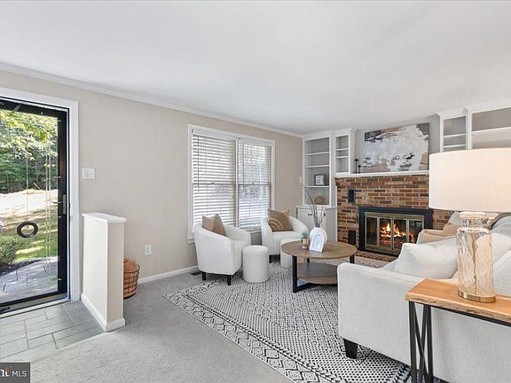 4th image of 2791 Cove Lake St