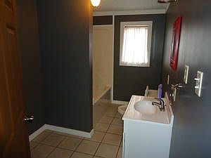 3rd image of 627 N Cass Ave