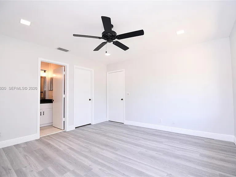 2315 SW 22nd Ave #2020 — Photo 9