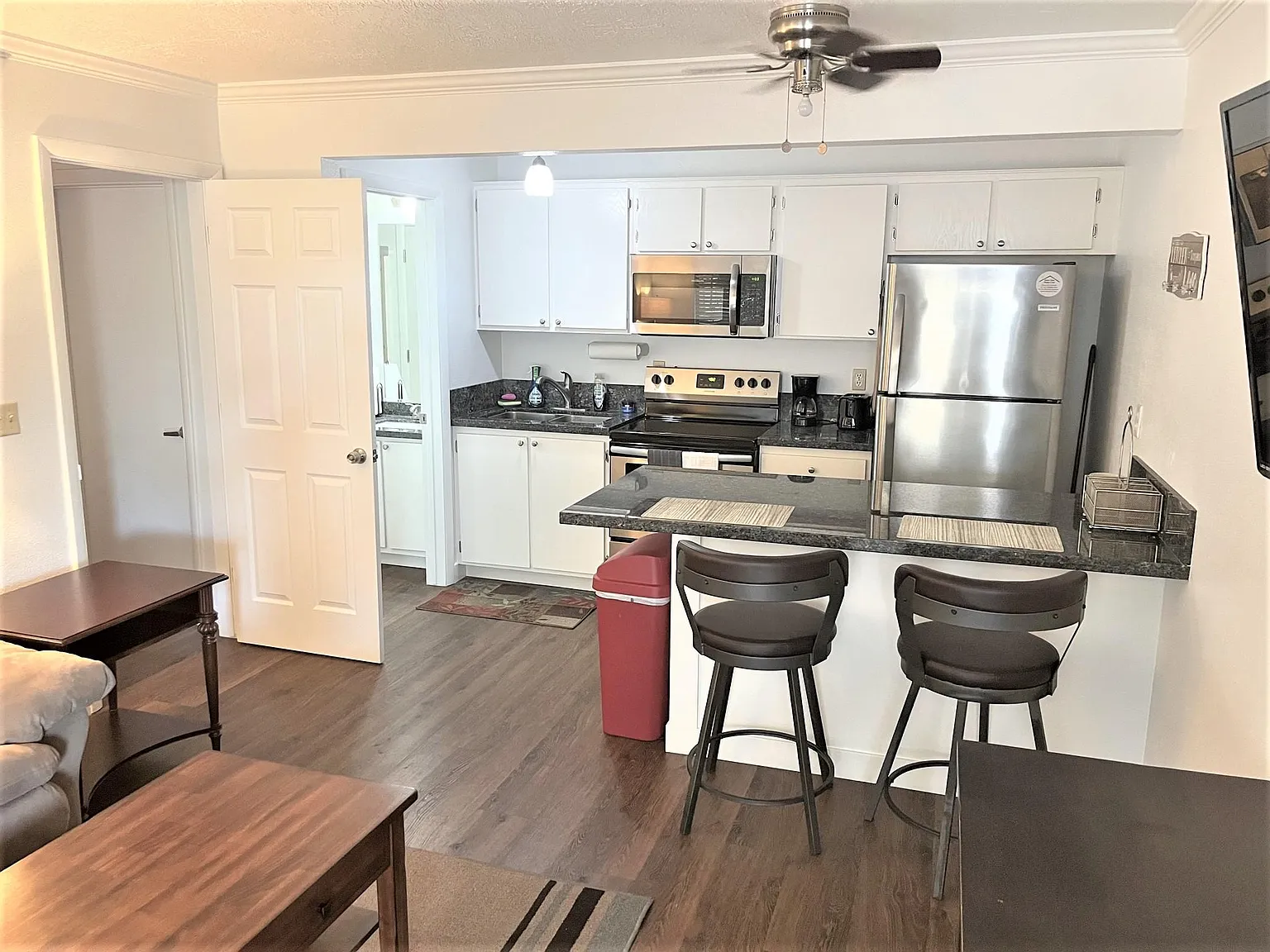 1 bed, 445 sqft, $1,100 — Photo 1