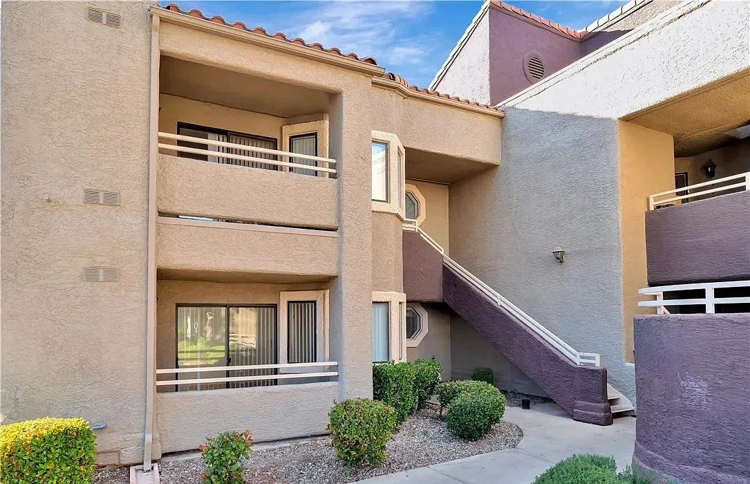 3 bed, 1163 sqft, $1,700 — Photo 2
