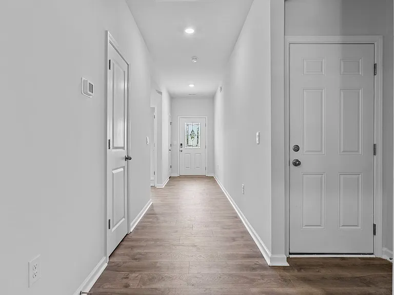 284 Robert Pl — Photo 13