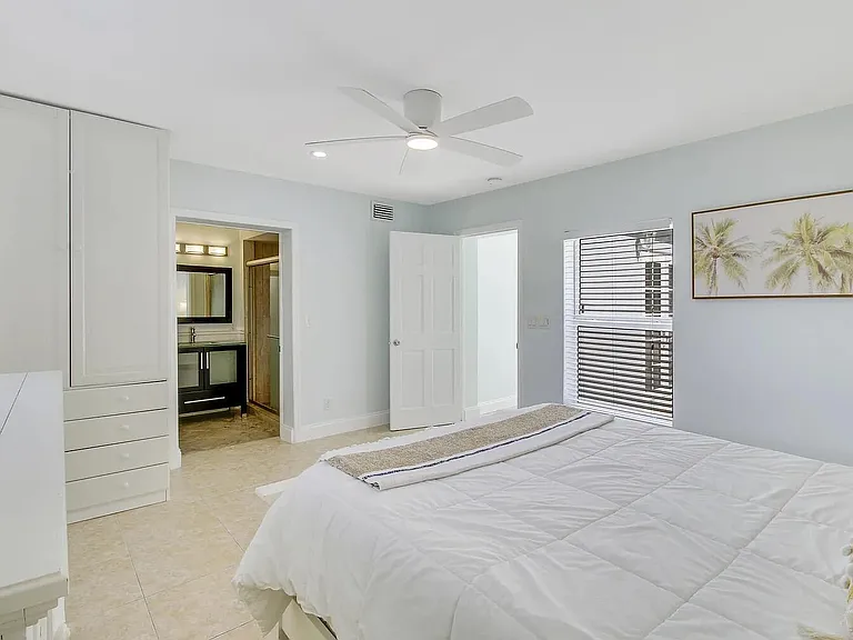 1310 Manor Dr — Photo 15