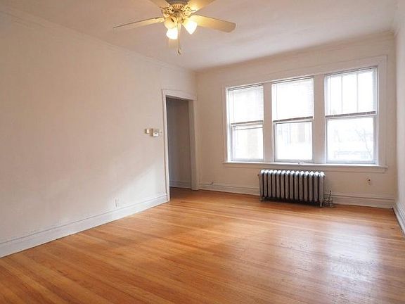 4th image of 3906 W Argyle St APT 3