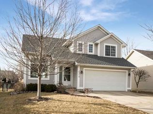 1314 Woolridge Dr, Coralville, IA 52241