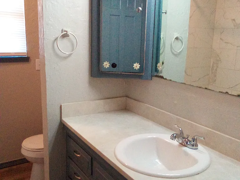 1318 SW 42nd St — Photo 12