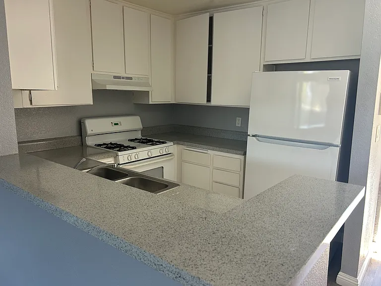 8731 De Soto Ave — Photo 18