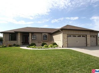 7355 Pinwheel Ct, Lincoln, NE 68516