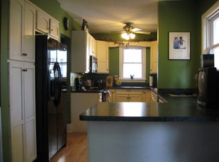 908 Britten Ave, Lansing, MI 48910