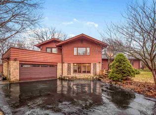 1040 N 3rd Ave, St Charles, IL 60174