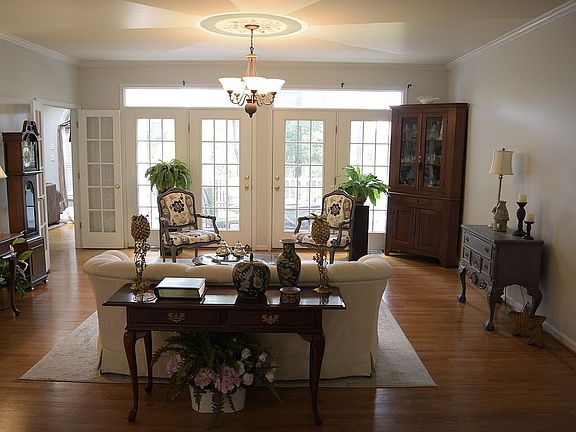 Living room, main level