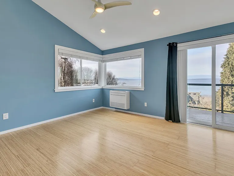 1058 California Ln SW — Photo 28