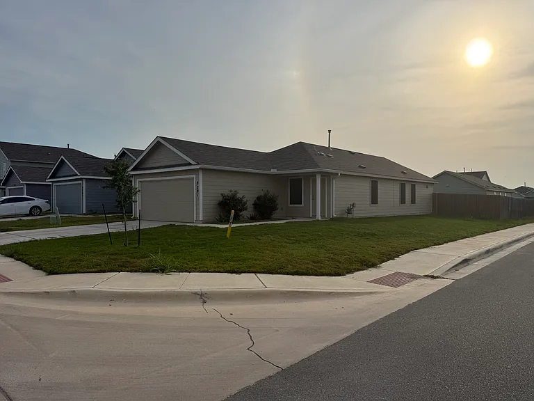 9201 Luciano Pl — Photo 2