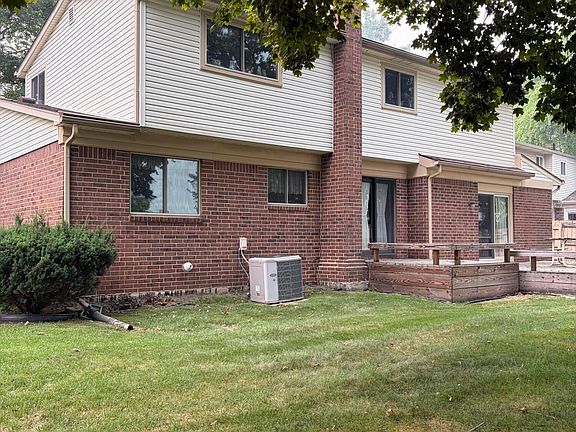 4th image of 359 Old Creek Dr
