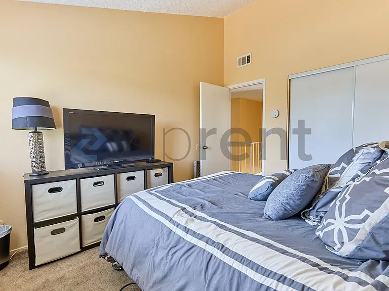 1106 S Clarence St — Photo 21